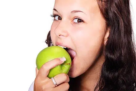 The Relationship Between Diet and Oral Health, Explained